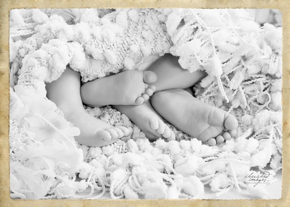 newborn twin baby feet